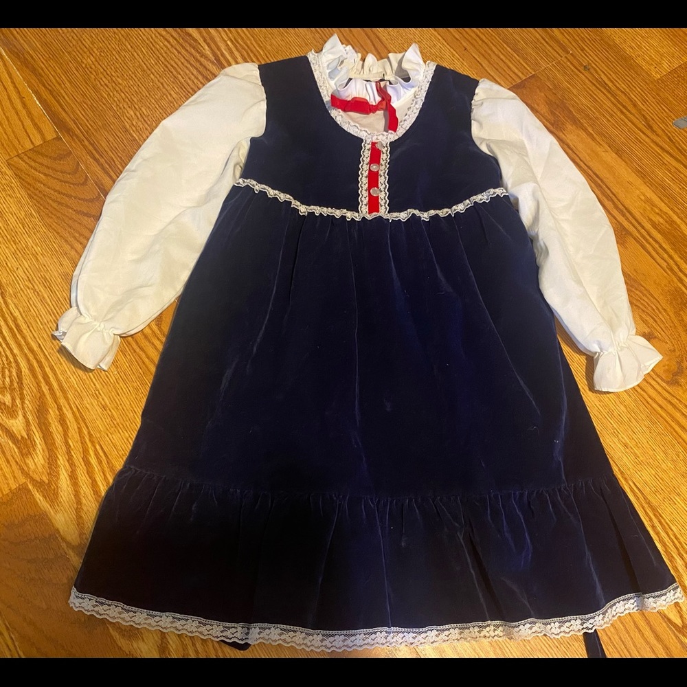 Vintage Winnie the Pooh size 6